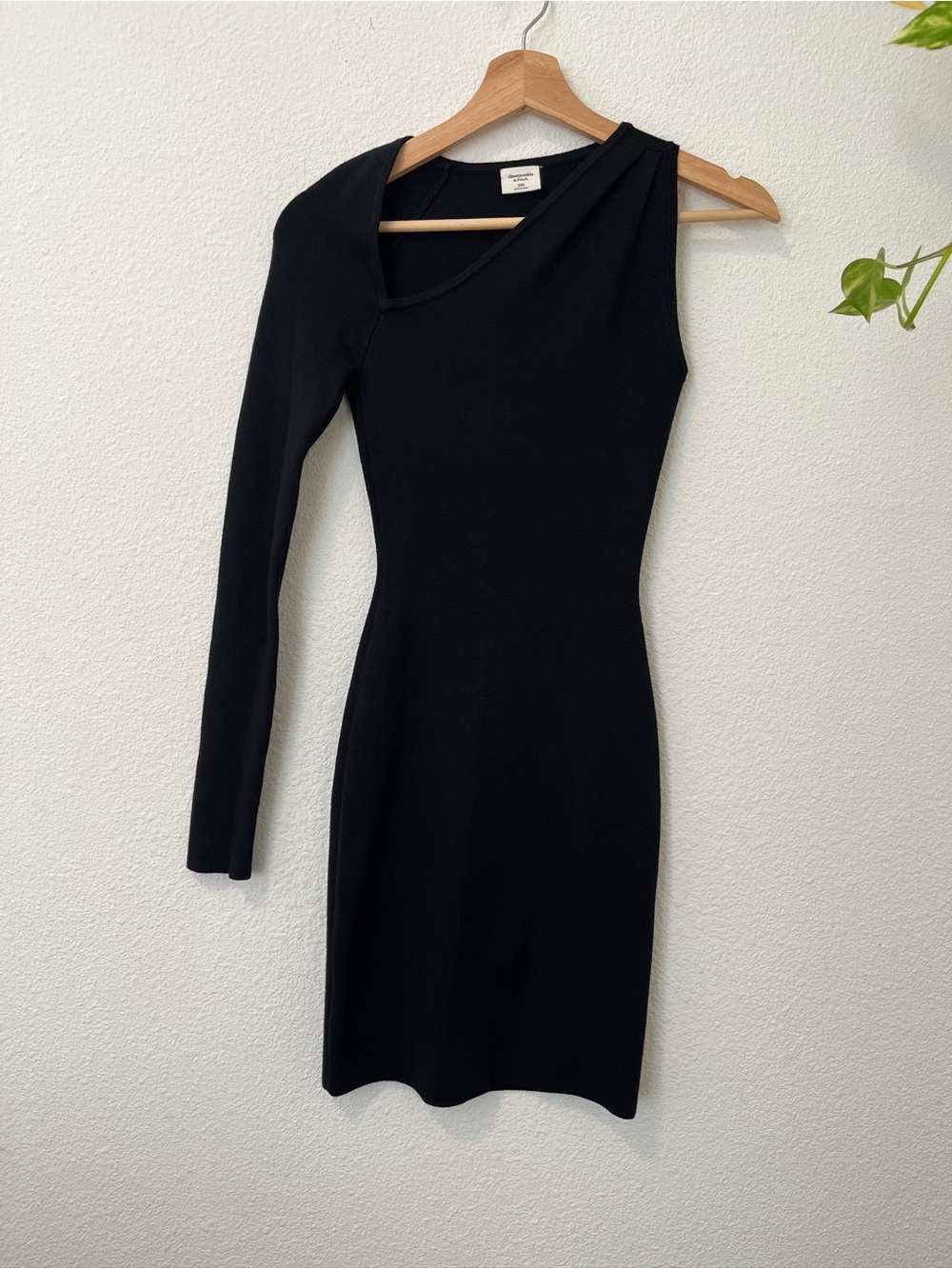 Abercrombie Viscose and Nylon Blend Assymetrical Midi Black Dress sz XXS